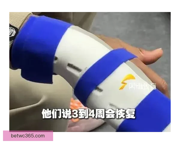 马克西手指更换新固定护具恢复进展良好预计下周初接受伤情重新评估